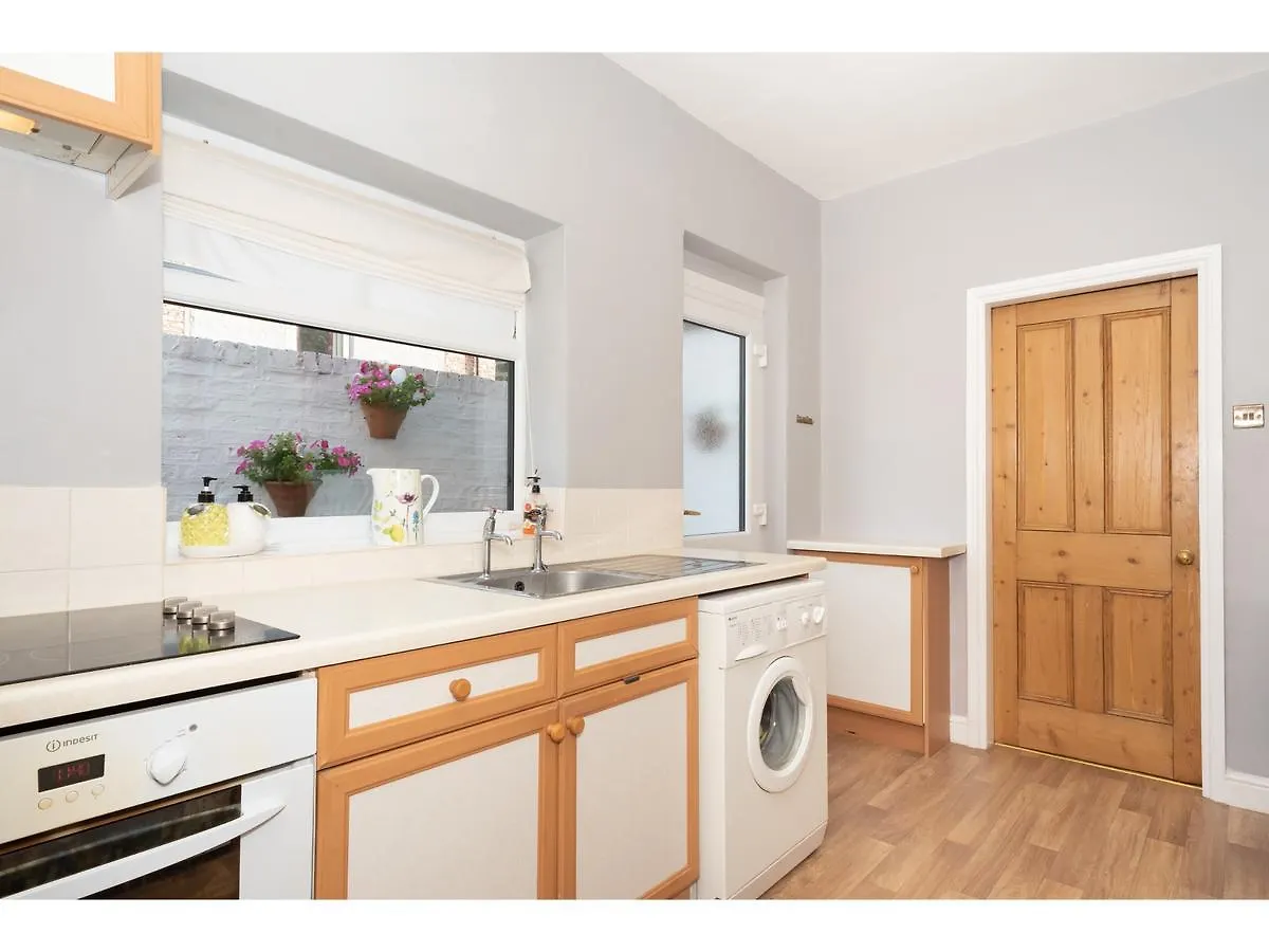 Spacious, Sleeps 5, Near City Walls & Free Parking 约克 0*,  英国